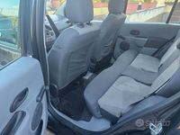 Usata Renault Modus 75 CV (55 kW) 2008 Nero Monovolume