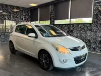 Usata Hyundai i20 Comfort 75 CV (55 kW) 2011 Bianco Utilitaria