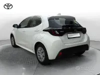 Usata Toyota Yaris Hybrid Active 116 CV (85 kW) 2025 Bianco Berlina