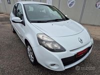 Usata Renault Clio II 75 CV (55 kW) 2011 Bianco Berlina