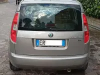 Usata Skoda Roomster 90 CV (66 kW) 2013 Grigio Monovolume