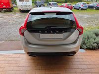 Usata Volvo V60 Momentum 120 CV (88 kW) 2018 Argento Station wagon
