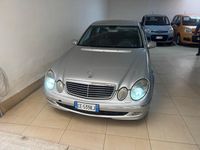 Begagnad Mercedes E320 Avantgarde 204 HK (150 kW) 2003 Silver Sedan