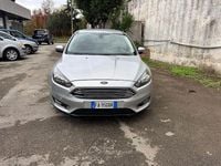 Begagnad Ford Focus 120 HK (88 kW) 2015 Silver Kombi