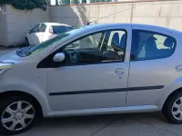 Usata Peugeot 107 Active 68 CV (50 kW) 2009 Argento Utilitaria