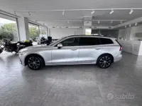 Usata Volvo V60 197 CV (144 kW) 2022 Grigio Station wagon