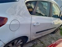 Usata Opel Astra 110 CV (80 kW) 2011 Bianco Berlina