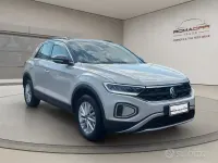Usata VW T-Roc Life 150 CV (110 kW) 2022 Giallo SUV