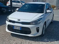 Usata Kia Rio 101 CV (74 kW) 2017 Bianco Berlina