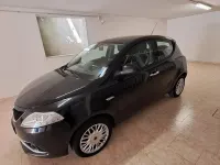 Usata Lancia Ypsilon Gold 69 CV (50 kW) 2017 Nero Utilitaria