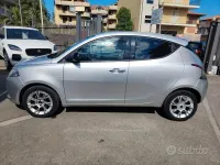 Usata Lancia Ypsilon Gold 69 CV (50 kW) 2016 Grigio Utilitaria