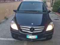 Usata Mercedes B200 140 CV (102 kW) 2007 Blu Monovolume