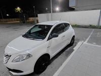 Usata Lancia Ypsilon 69 CV (50 kW) 2013 Bianco Utilitaria