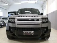 Usata Land Rover Defender SE Dynamic 200 CV (147 kW) 2023 Grigio SUV