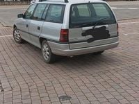 Usata Opel Astra Club 82 CV (60 kW) 1998 Grigio Station wagon