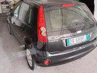 Usata Ford Fiesta 68 CV (50 kW) 2006 Nero Utilitaria
