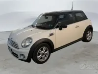 Usata Mini Cooper D 112 CV (82 kW) 2011 Bianco Utilitaria