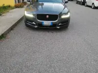 Usata Jaguar XE 180 CV (132 kW) 2017 Grigio Berlina