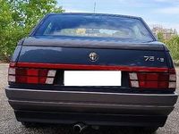 Usata Alfa Romeo 75 110 CV (80 kW) 1989 Blu/azzurro Berlina
