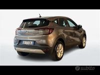 Usata Renault Captur Equilibre 91 CV (66 kW) 2023 Grigio scuro SUV