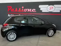 Usata Peugeot 208 82 CV (60 kW) 2017 Nero Utilitaria
