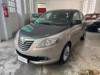 Usata Lancia Ypsilon 69 CV (50 kW) 2015 Grigio Utilitaria