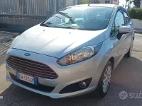 Usata Ford Fiesta 75 CV (55 kW) 2014 Grigio Utilitaria