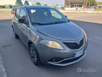 Usata Lancia Ypsilon Platinum 69 CV (50 kW) 2017 Grigio Utilitaria
