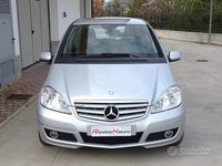 Usata Mercedes A180 Avantgarde 109 CV (80 kW) 2012 Grigio Berlina