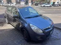 Usata Hyundai i20 Comfort 85 CV (62 kW) 2012 Grigio Utilitaria