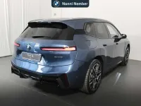 Usata BMW iX M Sport 300 kW (408 CV) 2025 Arctic race blue metallic SUV