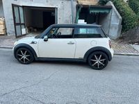 Usata Mini Cooper D 109 CV (80 kW) 2009 Bianco Utilitaria
