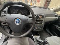 Usata Fiat Grande Punto Active 77 CV (56 kW) 2007 Grigio Utilitaria