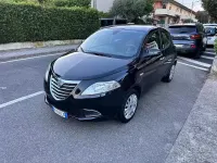 Usata Lancia Ypsilon Platinum 69 CV (50 kW) 2013 Viola Utilitaria