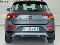Usata VW T-Roc Life 116 CV (85 kW) 2023 Grigio SUV