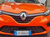 Usata Renault Clio V Techno 91 CV (66 kW) 2023 Arancione Berlina