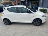 Usata Lancia Ypsilon 95 CV (69 kW) 2017 Bianco Utilitaria