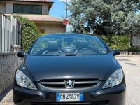 Usata Peugeot 307 CC 1190 CV (875 kW) 2006 Nero Cabrio