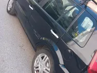 Usata Ford Fusion 68 CV (50 kW) 2003 Nero Utilitaria