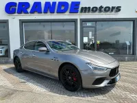 Usata Maserati Ghibli 349 CV (256 kW) 2022 Argento luna Berlina