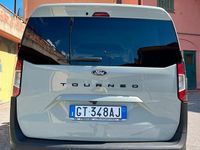 Begagnad Ford Tourneo Courier 125 HK (91 kW) 2024 Grå Minibuss