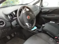 Usata Fiat Grande Punto Street 77 CV (56 kW) 2014 Bianco Utilitaria