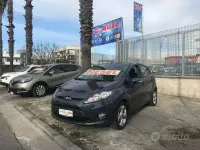 Usata Ford Fiesta Titanium 70 CV (51 kW) 2011 Grigio Berlina