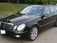 Usata Mercedes E320 224 CV (164 kW) 2007 Nero Station wagon
