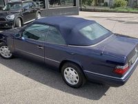 Usata Mercedes 200 136 CV (100 kW) 1995 Blu/azzurro Cabrio