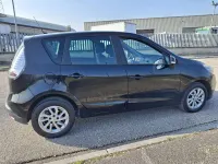 Usata Renault Scénic III 110 CV (80 kW) 2013 Nero pastello Monovolume