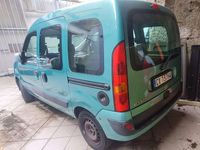 Usata Renault Kangoo Privilege 75 CV (55 kW) 2005 Verde Monovolume