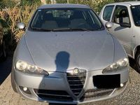 usata Alfa Romeo 147 1.6 TWIN SPARK 105Cv dinstinctiv