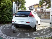 Usata Volvo V40 Momentum 120 CV (88 kW) 2016 Bianco Station wagon