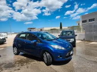 Usata Ford Fiesta 92 CV (67 kW) 2010 Blu Berlina